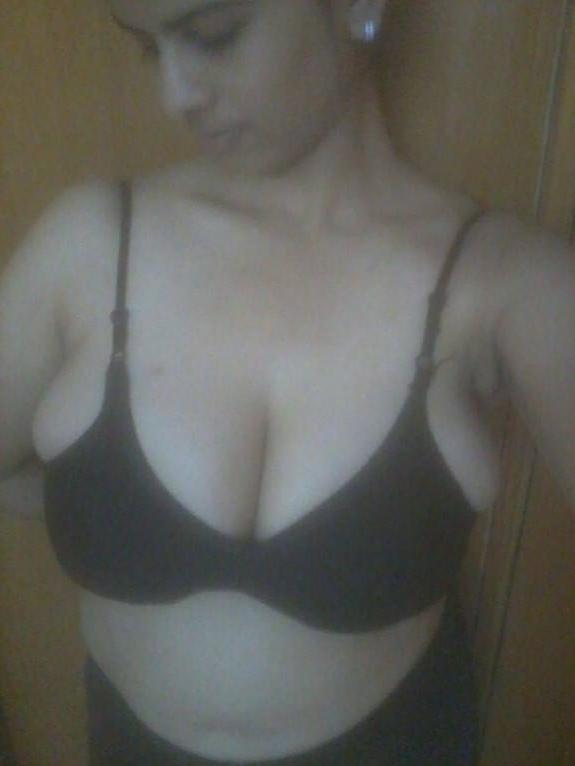 17P desi big boobs wife sonal