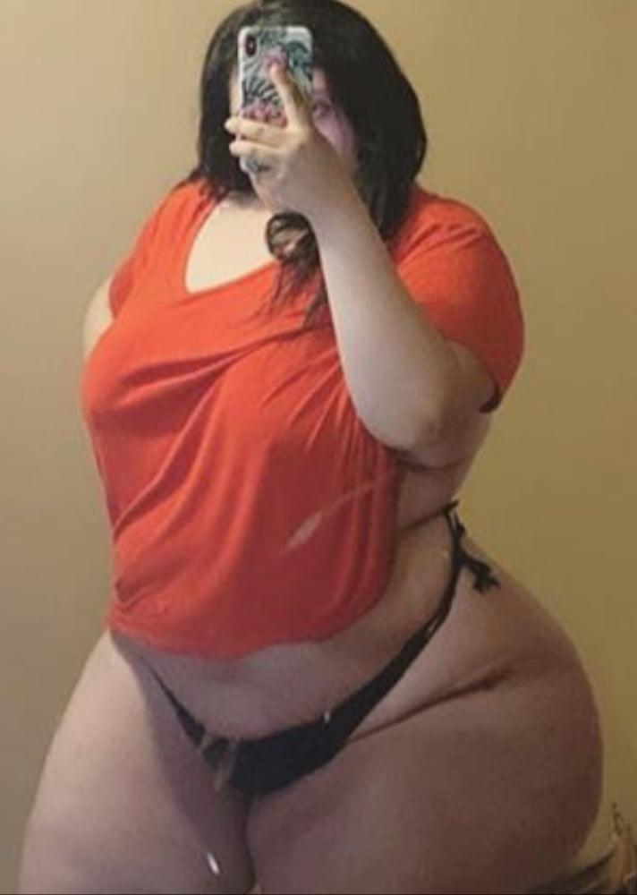 25P White mega big booty bbw pear Ana