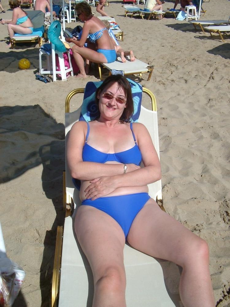 25P Mrs McKay from Crawley UK