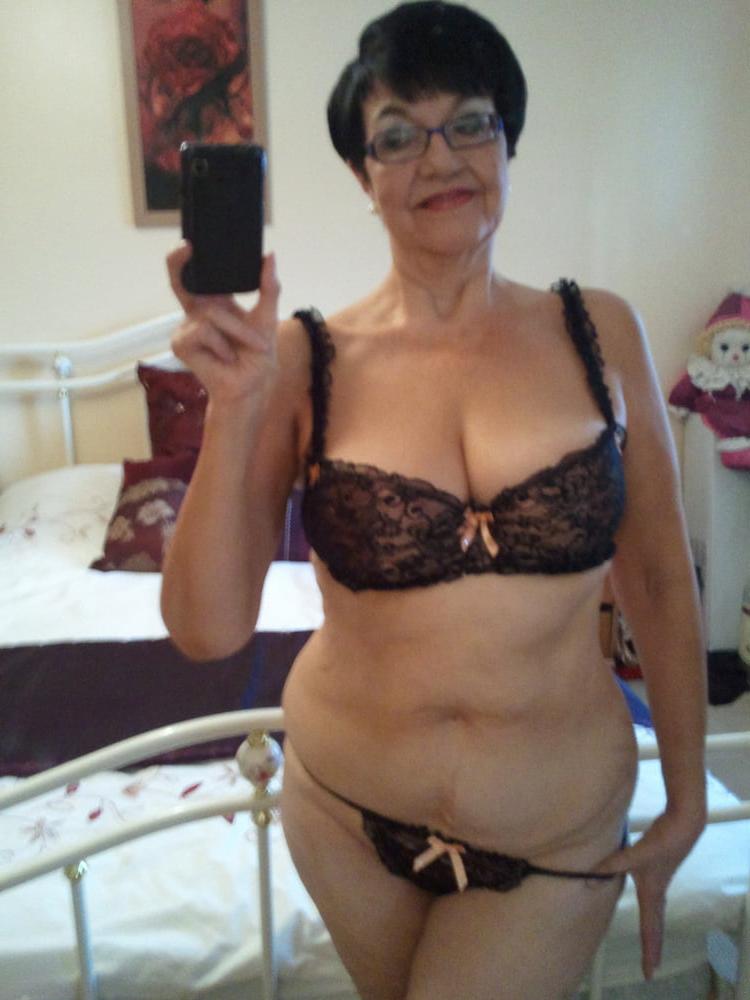 25P Milfs Gilfs Matures