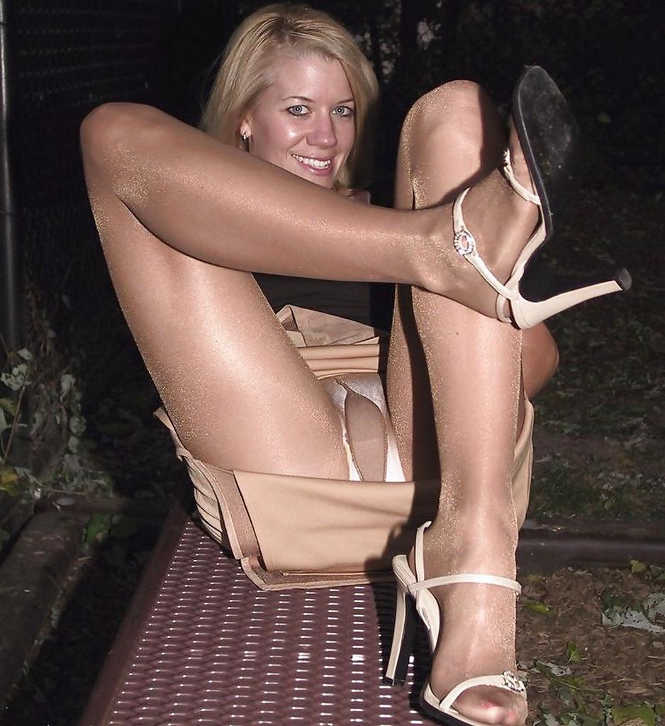 25P Slut Milfs in Stockings