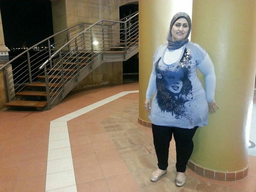 25P The BIGGEST Arab Ass - BIG Booty Hijab BBW MILF Whore