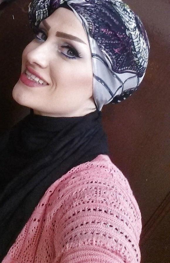 25P The BIGGEST Arab Ass - BIG Booty Hijab BBW MILF Whore