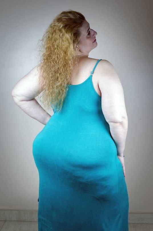 25P The BIGGEST Arab Ass - BIG Booty Hijab BBW MILF Whore