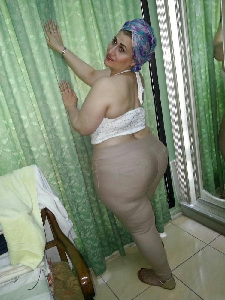 25P The BIGGEST Arab Ass - BIG Booty Hijab BBW MILF Whore
