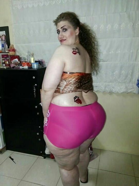 25P The BIGGEST Arab Ass - BIG Booty Hijab BBW MILF Whore