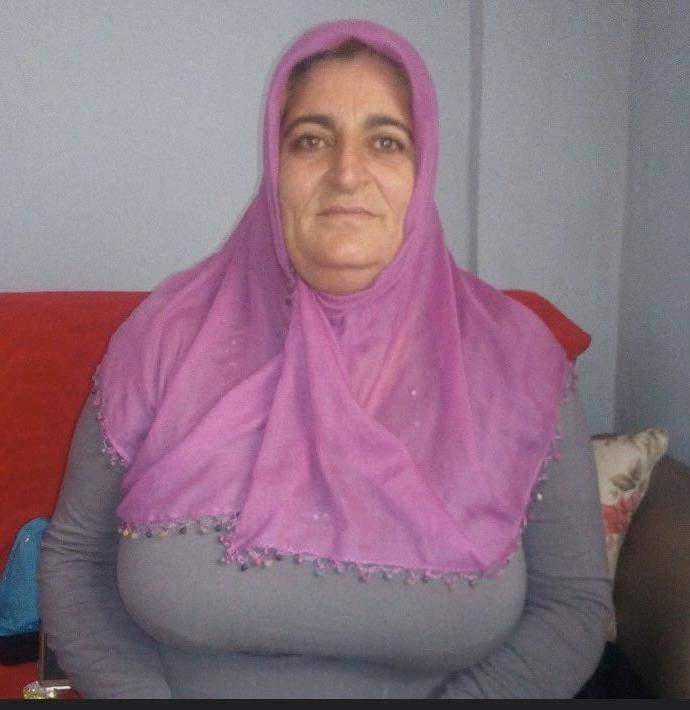 6P Turkish Muslim Hijab Mature - BIG BOOBS Granny (NON-Porn)