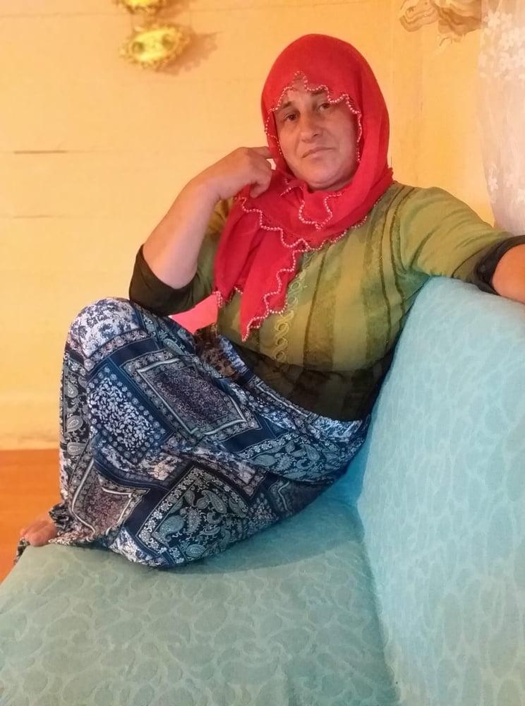 6P Turkish Muslim Hijab Mature - BIG BOOBS Granny (NON-Porn)