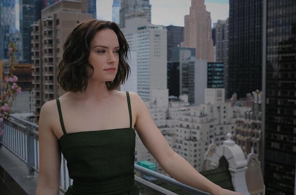 25P Daisy Ridley Cum Museum