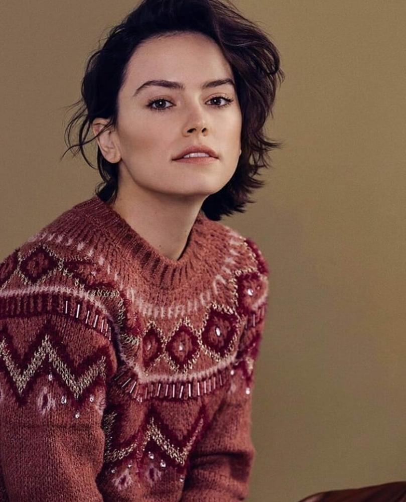 25P Daisy Ridley Cum Museum