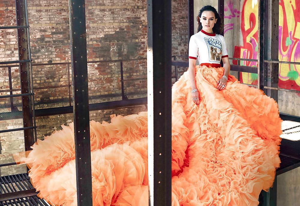 25P Daisy Ridley Cum Museum