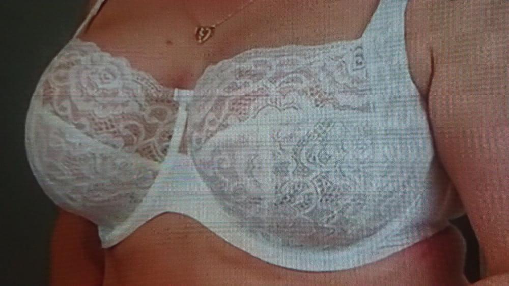 13P Big boobs bra preview.