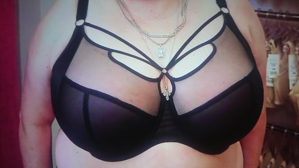13P Big boobs bra preview.