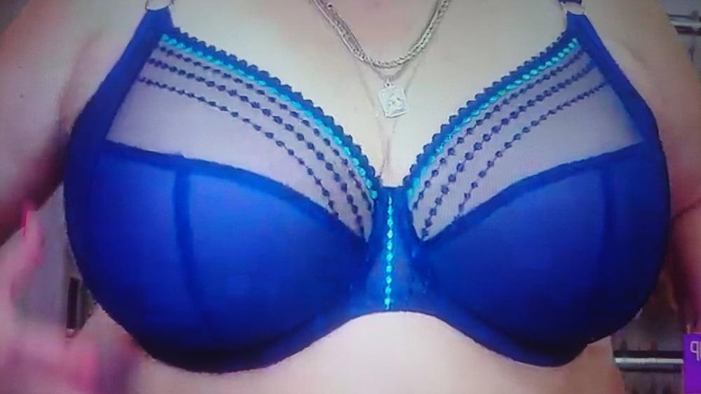 13P Big boobs bra preview.
