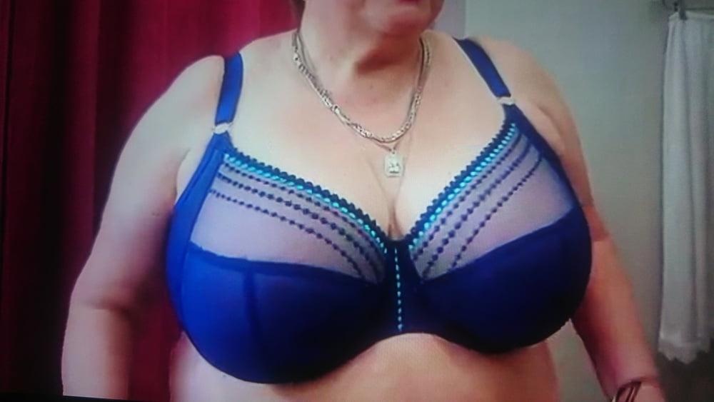 13P Big boobs bra preview.