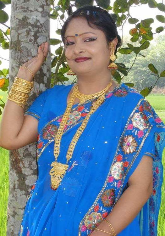 9P My mom blue saree hot sexy