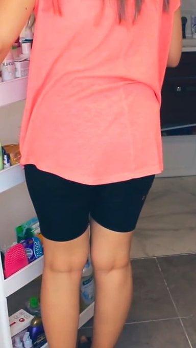 19P Turkish MILFS Mom Cleaning Show Photo Mama Turkey