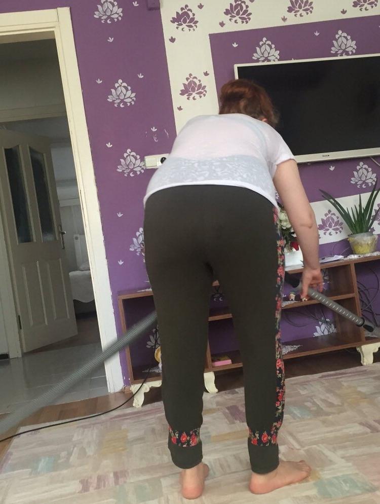 19P Turkish MILFS Mom Cleaning Show Photo Mama Turkey