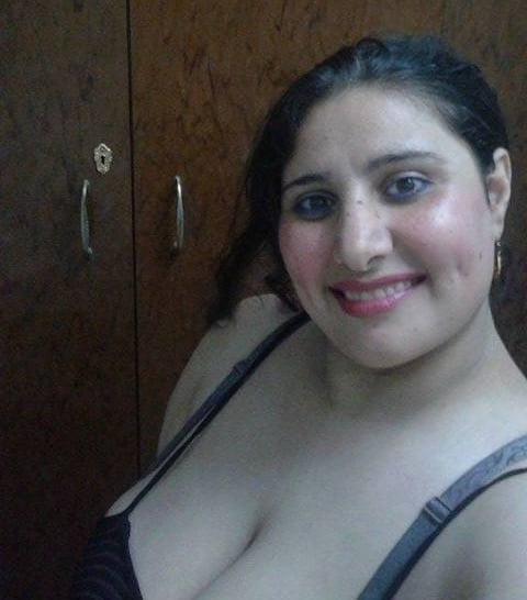 20P Arab Mature Hijab Whore - BIG BOOBS MILF (NON-Porn)