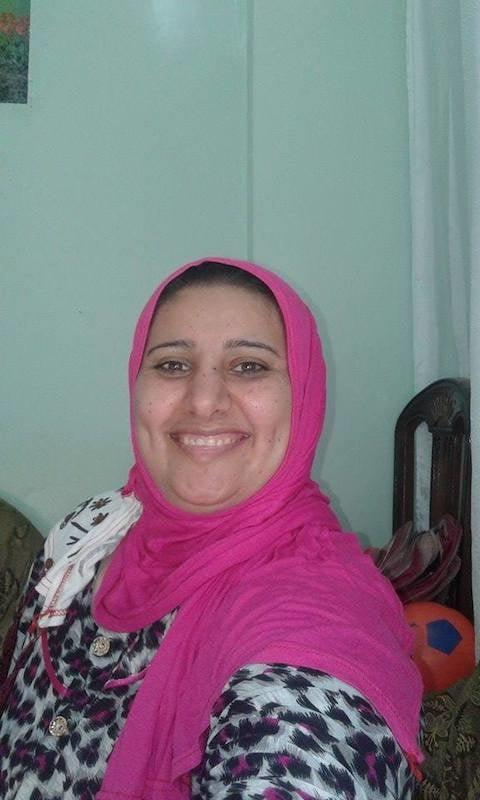 20P Arab Mature Hijab Whore - BIG BOOBS MILF (NON-Porn)