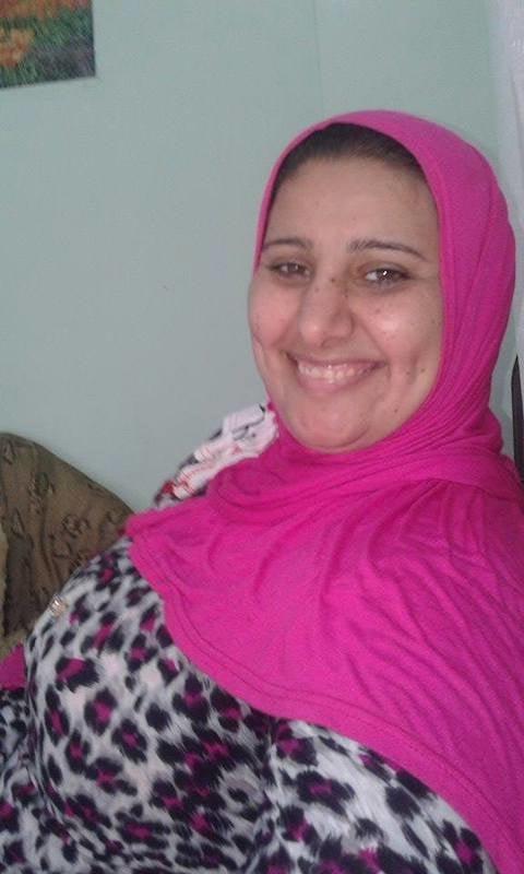 20P Arab Mature Hijab Whore - BIG BOOBS MILF (NON-Porn)
