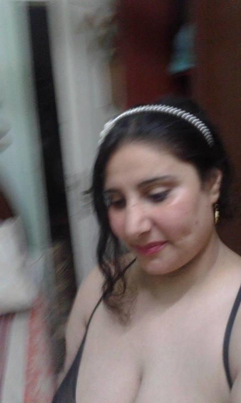20P Arab Mature Hijab Whore - BIG BOOBS MILF (NON-Porn)