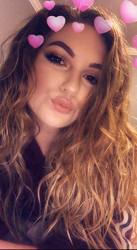 15P Posh english gf spreads herself for viewers
