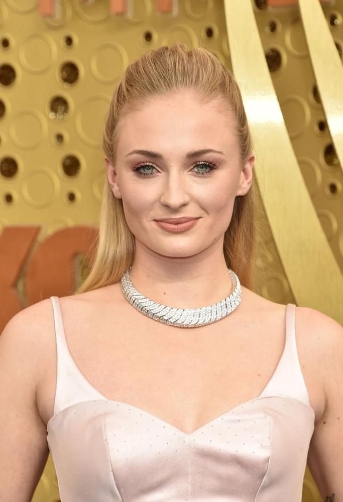 25P Sophie Turner Cum Trigger