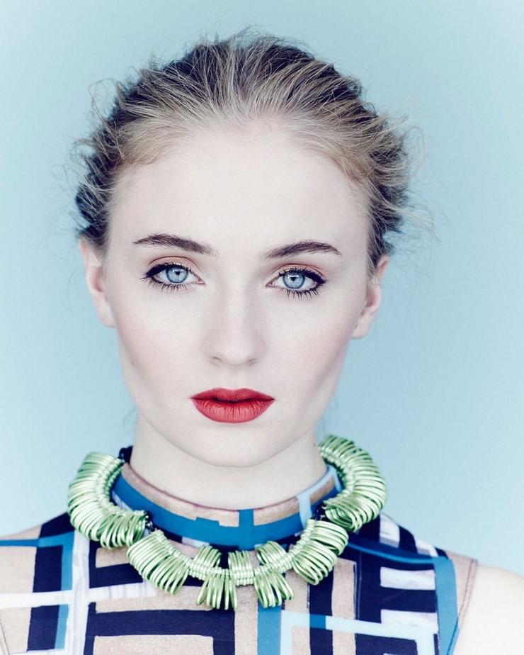 25P Sophie Turner Cum Trigger