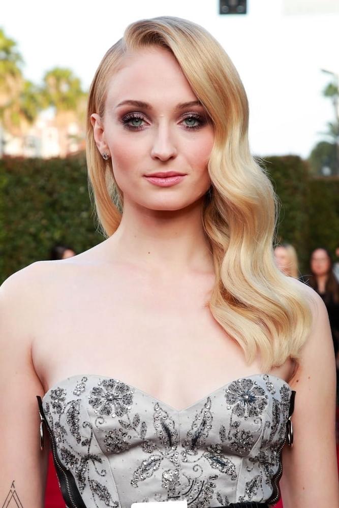 25P Sophie Turner Cum Trigger
