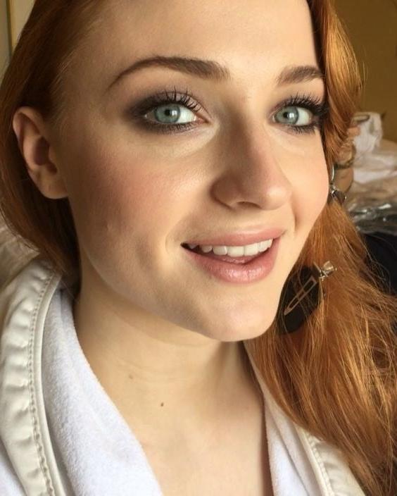25P Sophie Turner Cum Trigger