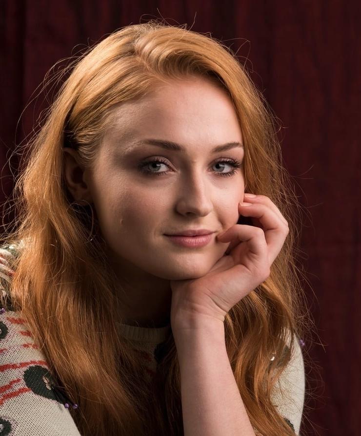 25P Sophie Turner Cum Trigger