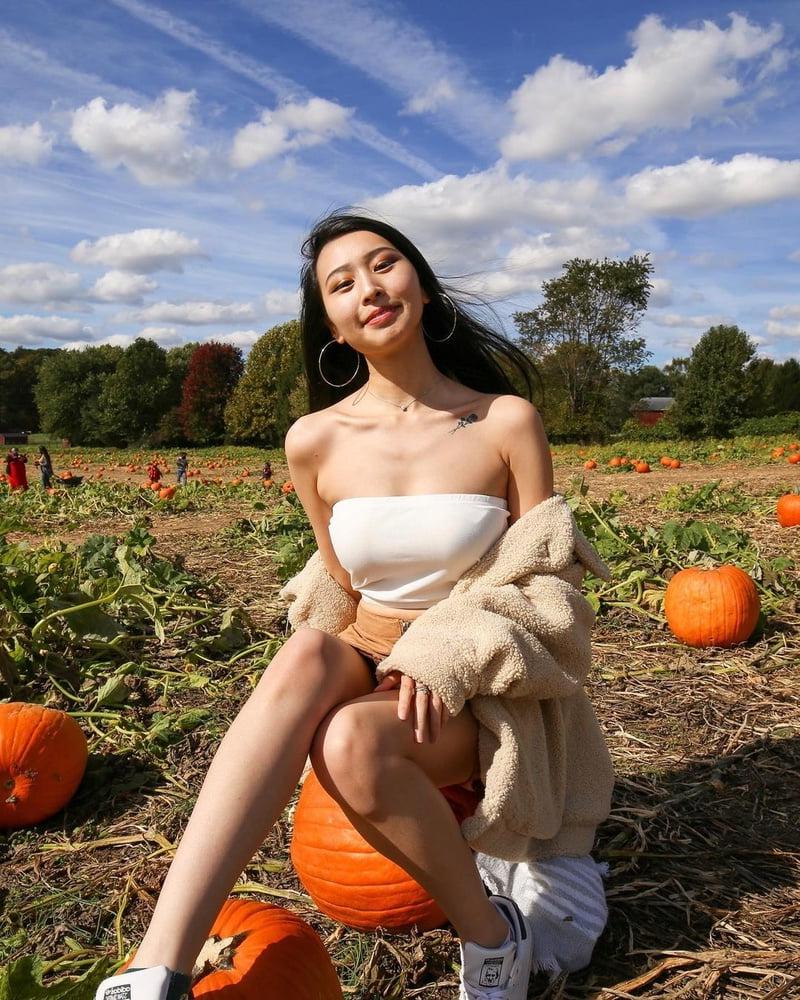 25P Big Boobs (Asian) 1