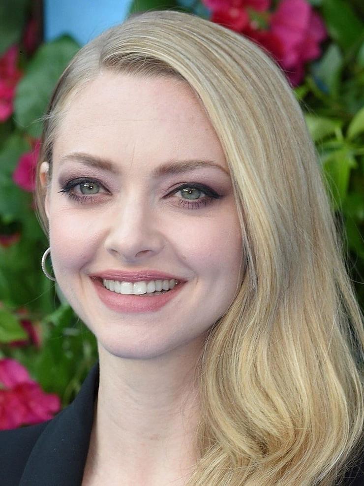 25P Amanda Seyfried Cum Trigger