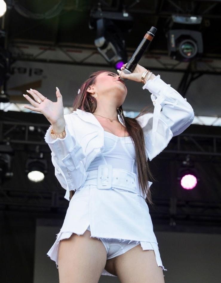 25P Madison Beer Eat Your Cum