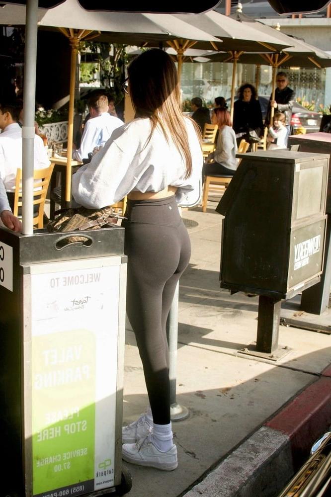 25P Madison Beer Eat Your Cum