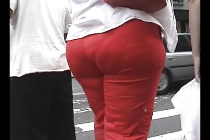 20P LATINA BOOTY VOYUER 