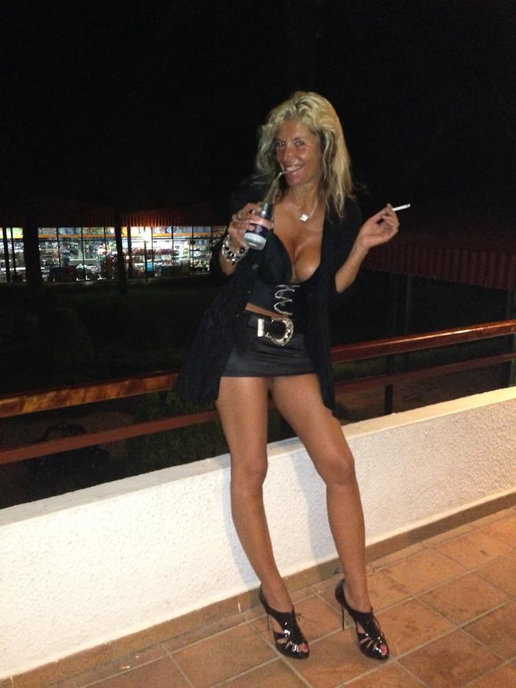 25P Master's D. whore Julia