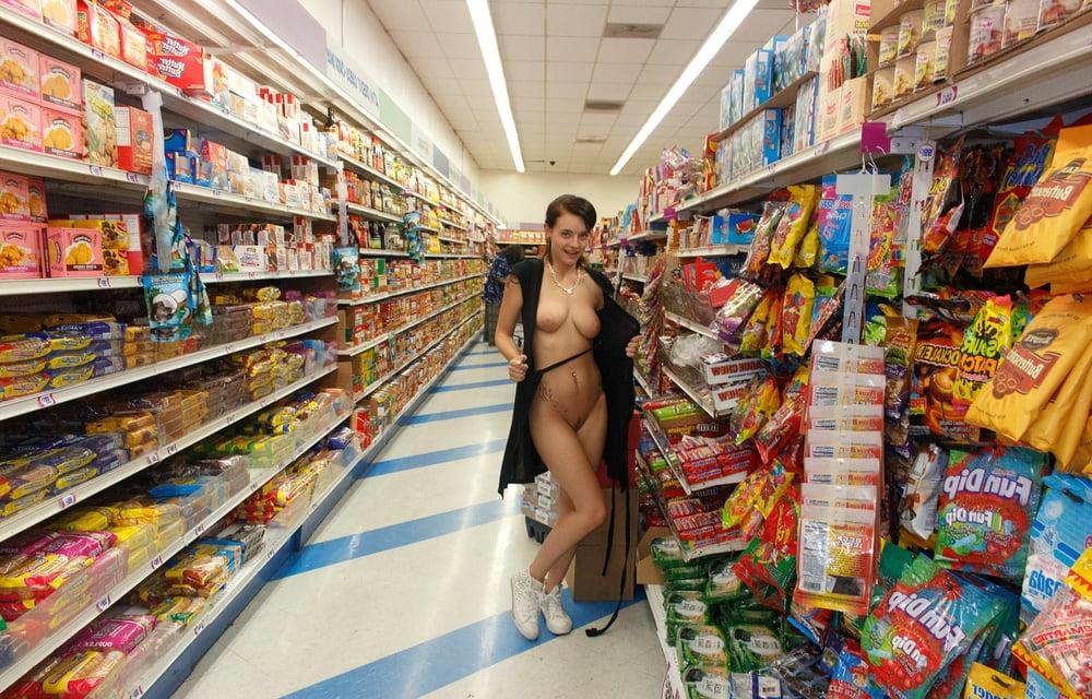 9P Store Whores 039