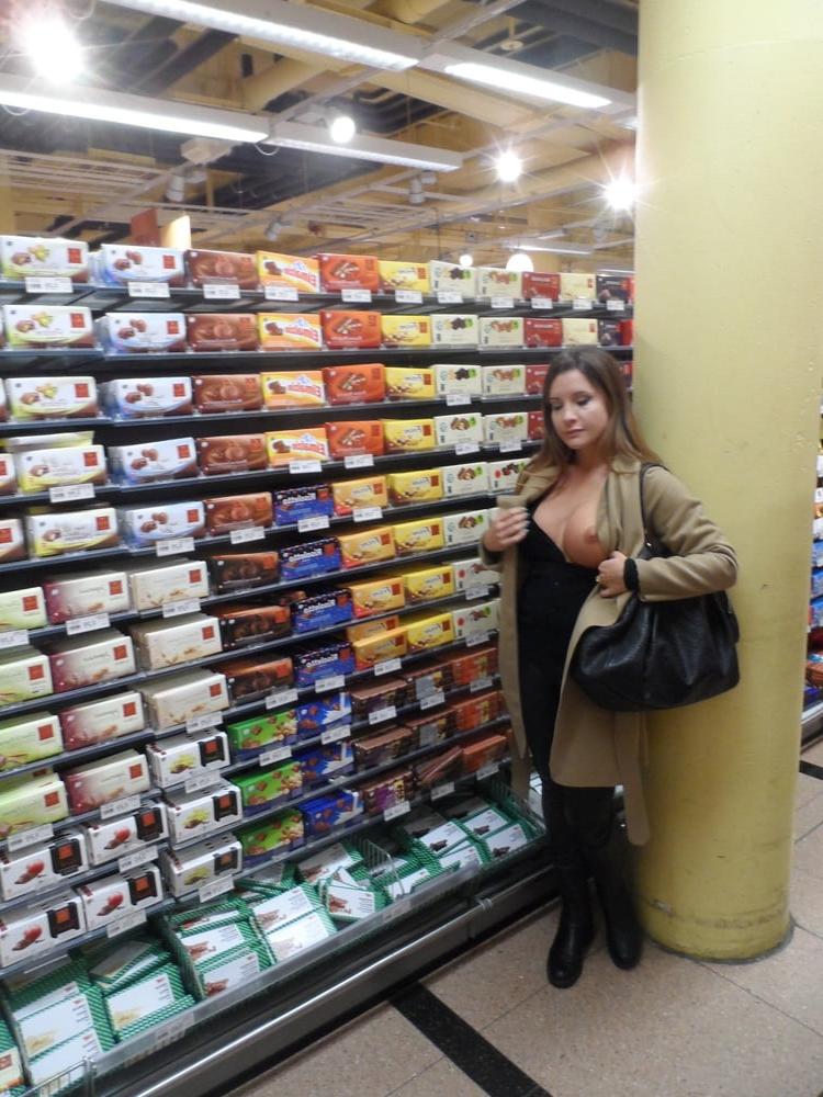 9P Store Whores 039