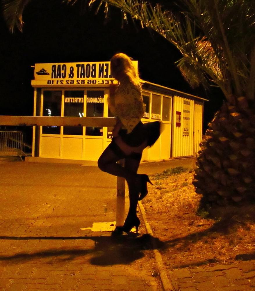 25P Sexy Girl in Cap d'Agde on the street by night, in Stockings