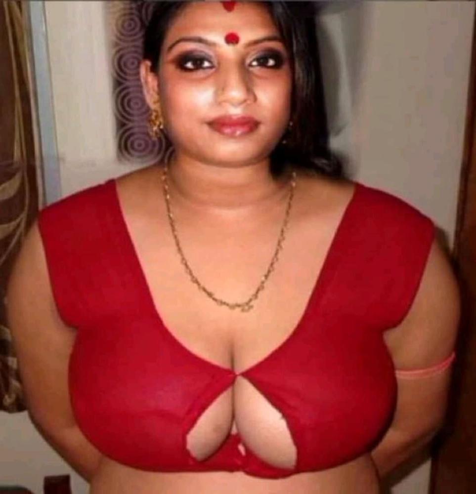 25P Mom big boob