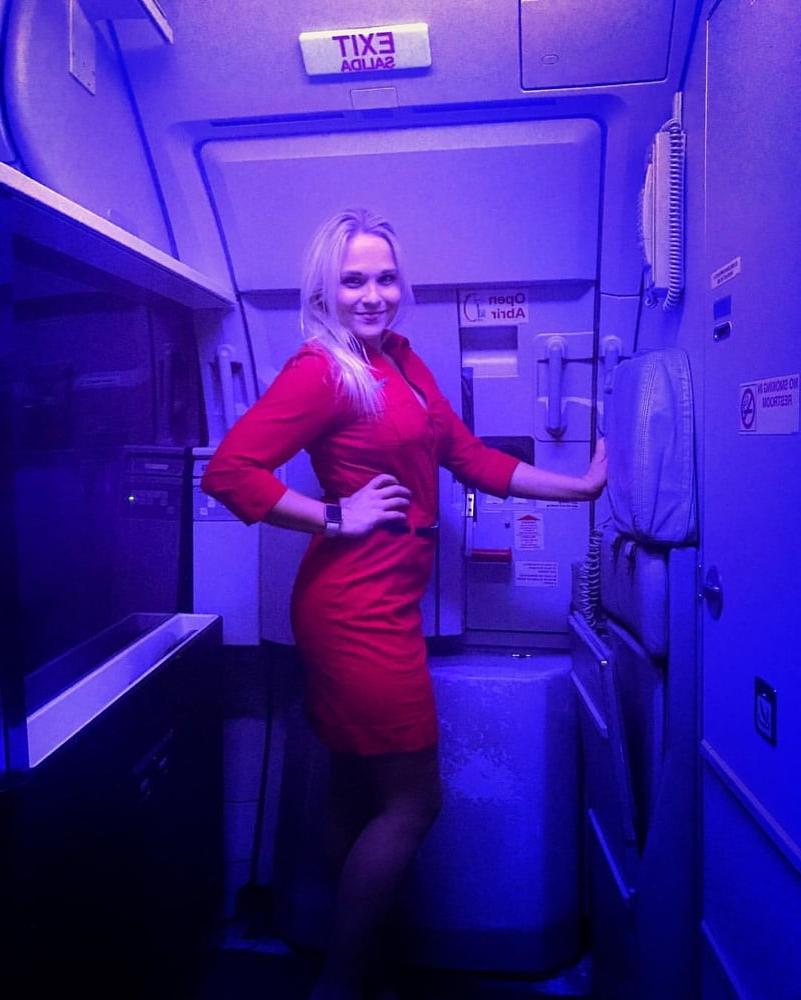 25P Groomed, Air Hostess Mom in Pantyhose