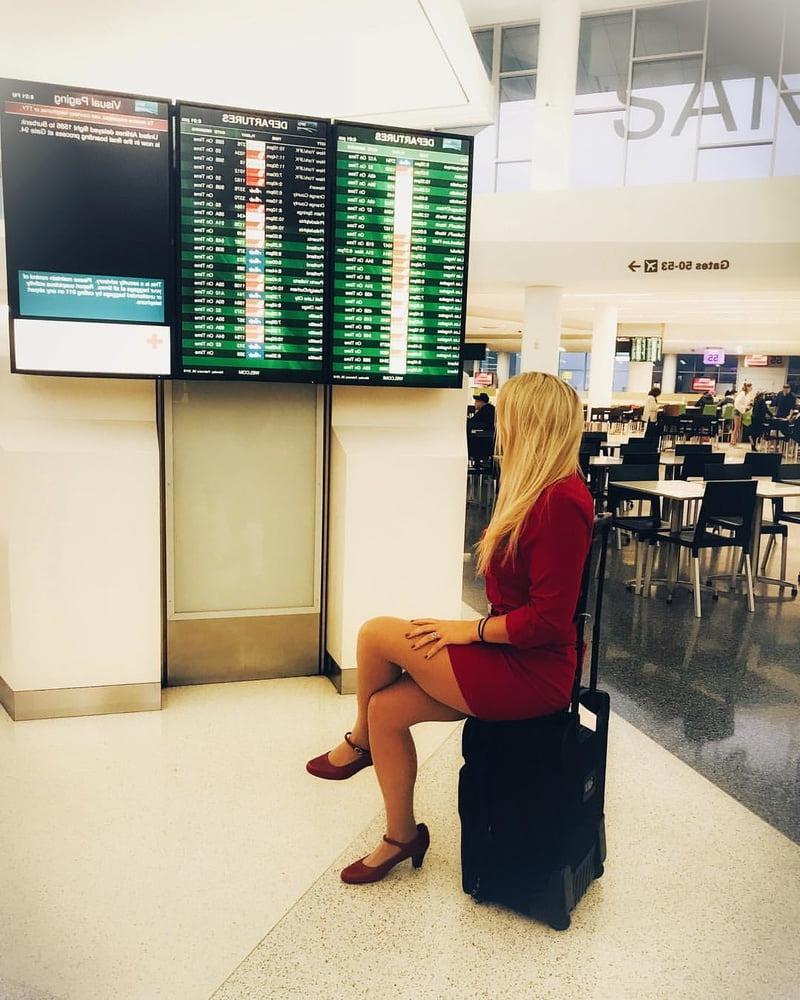 25P Groomed, Air Hostess Mom in Pantyhose