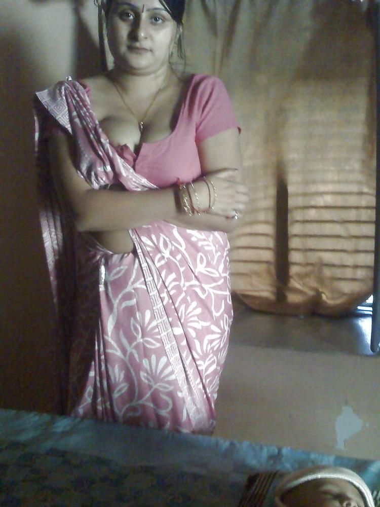 25P Milf mom boob