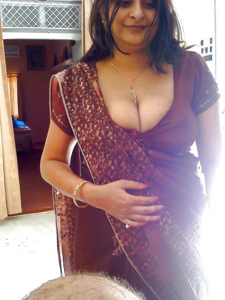 25P Milf mom boob