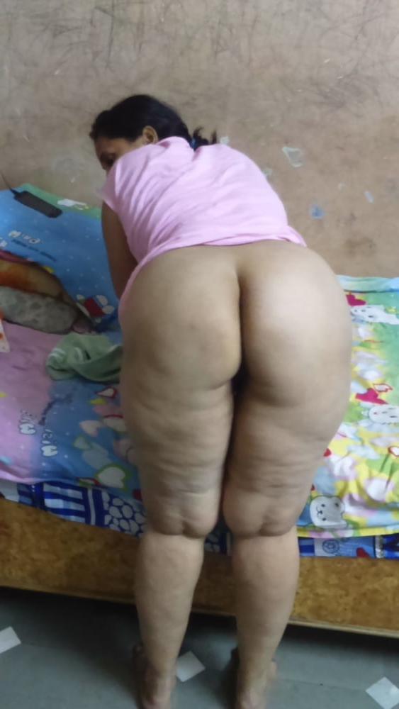 25P Milf mom boob