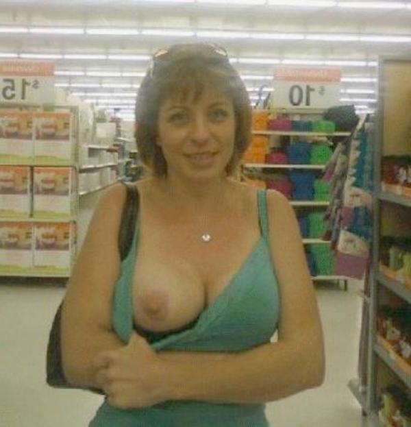 10P Store Whores 037