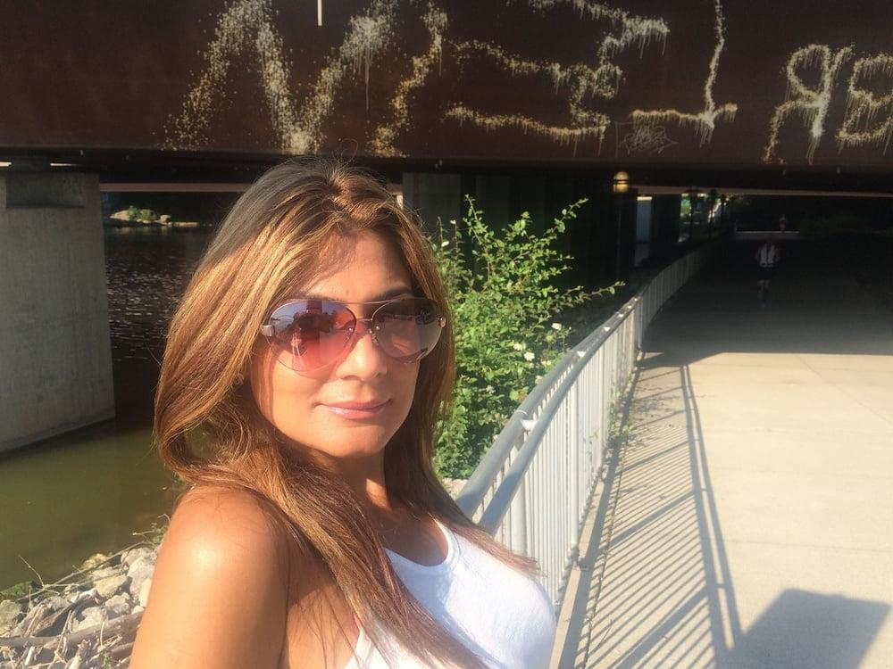 16P Sexy Indian Mature Mom