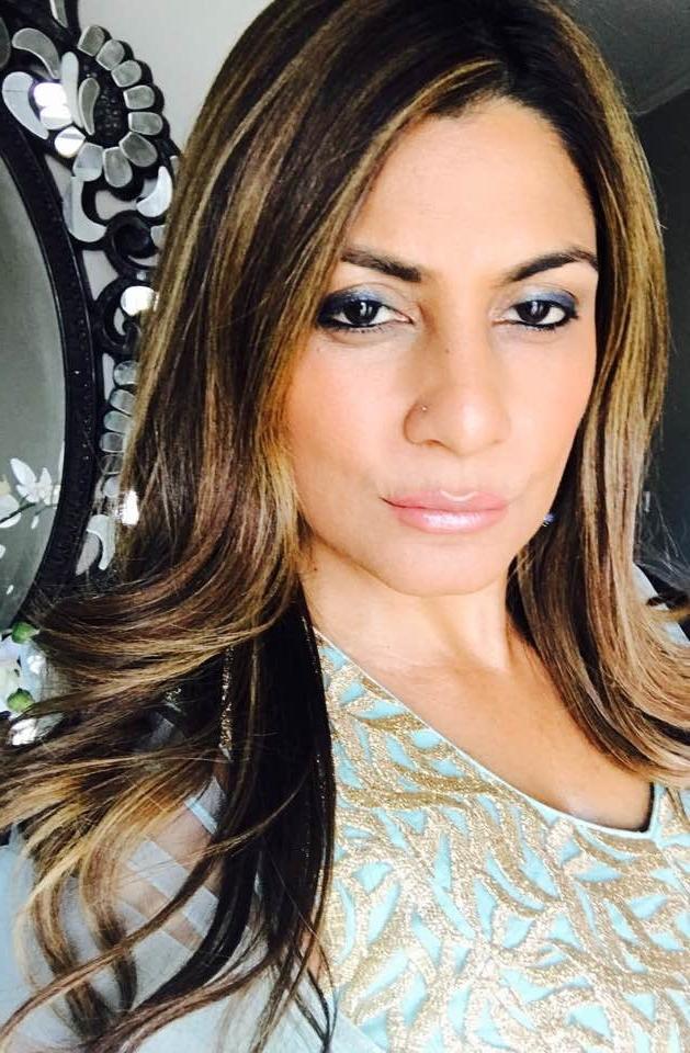 16P Sexy Indian Mature Mom